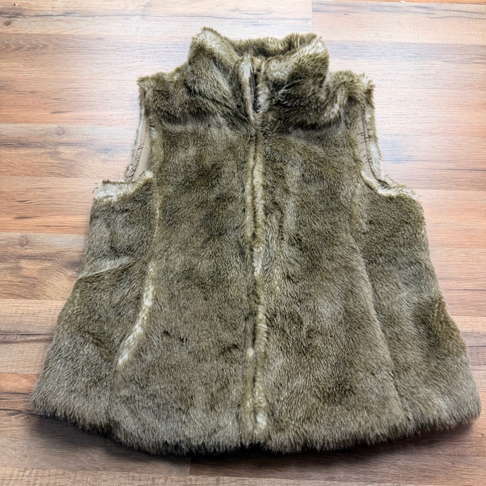 Loft size 2 Faux Fur Vest in Gray - Picture 2 of 6